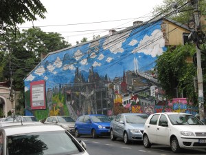 Peretele de la intersecţia străzilor Arthur Verona cu Dionisie Lupu, acum rebranduit (1). Foto: Calin Hera (aug 2011)