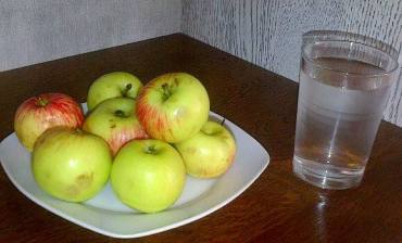 Mere de la ţară. FOTO (cu telefonul): Călin Hera