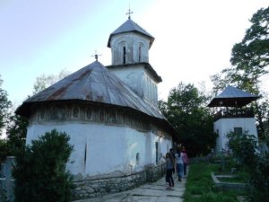 Biserica din satul Olari, Horezu, judeţul Vâlcea. FOTO: Călin Hera
