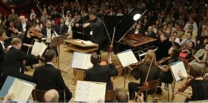 Fazil Say, în timpul concertului de la Ateneul Român. Captură după transmisia livestream