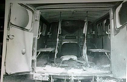Ambulanţa transnistreană ciuruită într-un schimb de focuri care a avut loc în apropiere de Grigoriopol în data de 29 martie 1992, ora 2:30. Foto: Sorin Stanciu / Revista NU