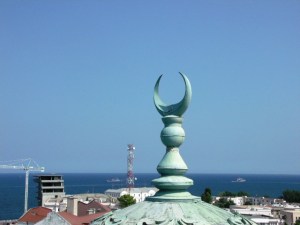 Moscheea Carol din Constanţa, vedere de la nivelul acoperişului. Foto: Călin Hera