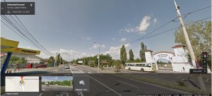 Vedere din Ploieşti. Hipodromul de-a dreapta, benzinăria de-a stânga şoselei. Sursa: Google Street View