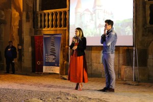 Vedere din Hunedoara. După film, întrebări şi răspunsuri cu Emilian Oprea, actorul din De ce eu?, şi Amalia Enache. Sursa: castelulcorvinilor.ro