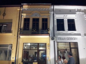 Vedere din Craiova. Fațade în centrul vechi. Foto cu telefonul: Călin Hera