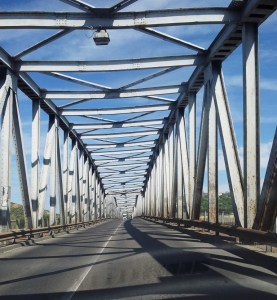 Slatina. Pod peste râul Olt. Foto cu telefonul: Călin Hera