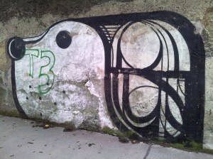 Aeul găsit pe un gard din Viena. Foto cu telefonul: Călin Hera