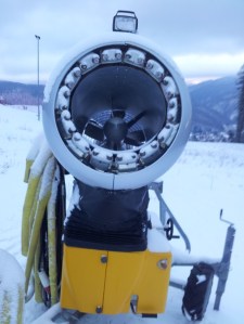 Tun de zăpadă pe pârtia Kalidneru, Bușteni. Foto cu telefonl: Călin Hera
