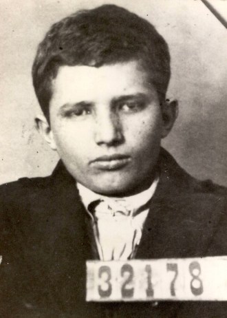 Nicolae_Ceausescu_1933