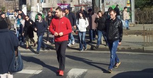 Oameni în București. Foto: Călin Hera