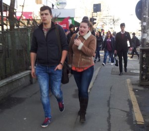 Oameni în București. Foto: Călin Hera